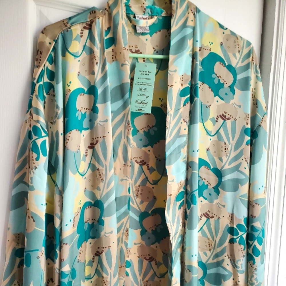Pusheen Box Exclusive Satin Pusheen Robe